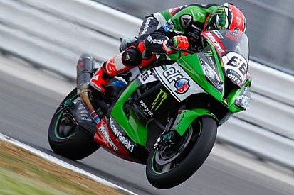 Sykes si prende la pole a Misano, Biaggi è quinto