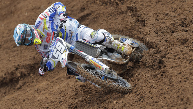 Tonkov svetta nelle prove libere a Maggiora