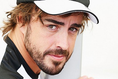 Terzo ko consecutivo per Alonso: ancora power unit