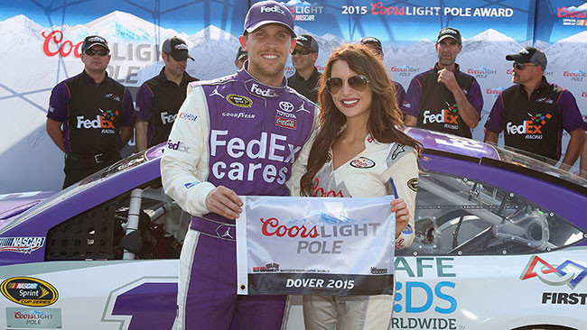 Hamlin centra la pole a Dover battendo Truex Jr