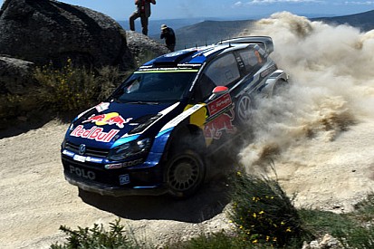 Latvala guida la tripletta Volkswagen in Portogallo