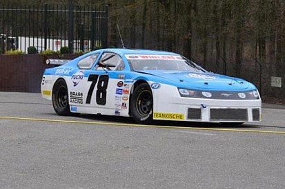 NASCAR Whelen: Brass Racing al via a tempo pieno