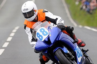 Lutto al Tourist Trophy: incidente fatale per Bob Price