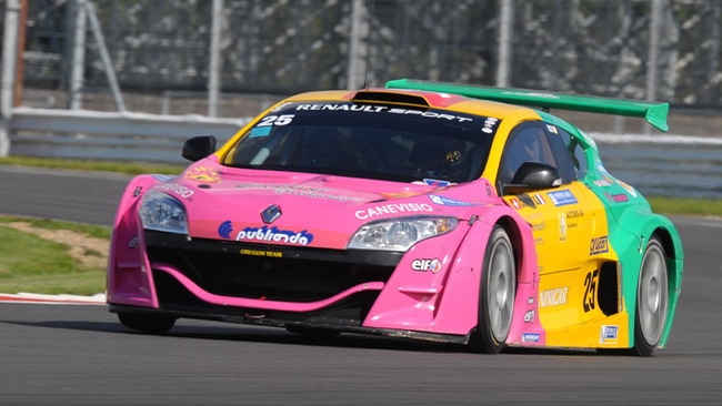 Euromégane: Comini sbanca Silverstone in gara 1