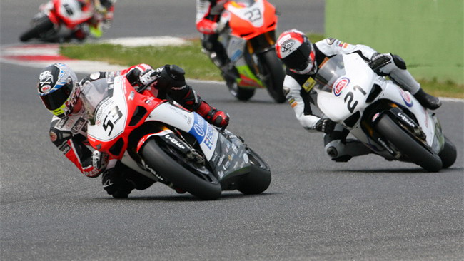 Polita porta in pole la Ducati del team Barni