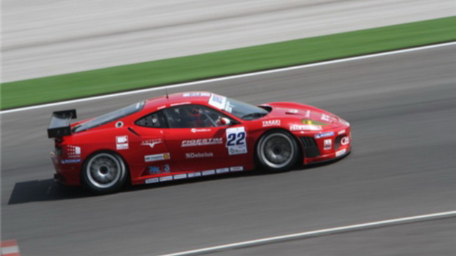 Ferrari e Corvette davanti a tutti nelle