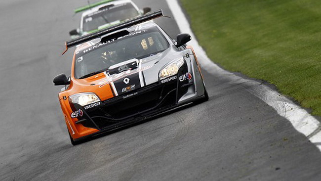 EuroMégane: Catsburg vince, ma Comini è leader