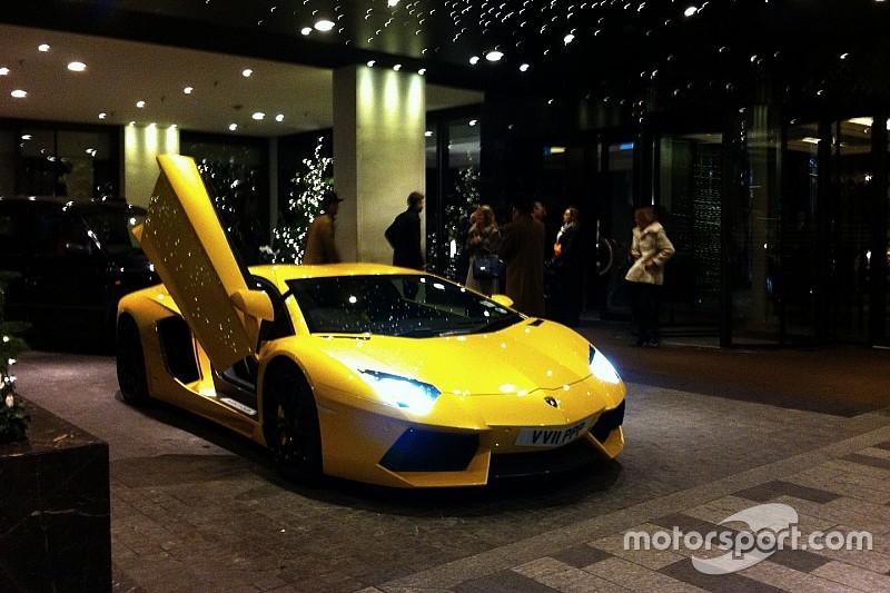 Londres fait la guerre aux conducteurs de supercars