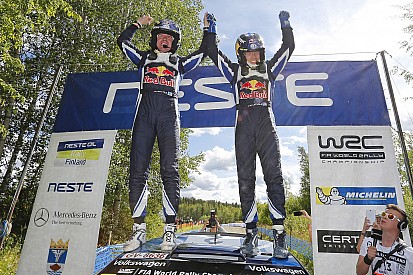 Latvala lográ la victoria en casa