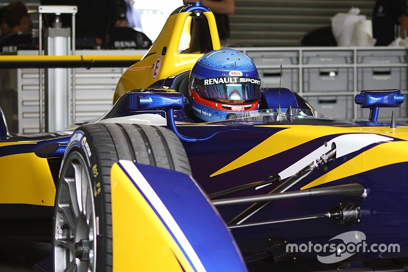Sébastien Buemi subito davanti tutti a Donington