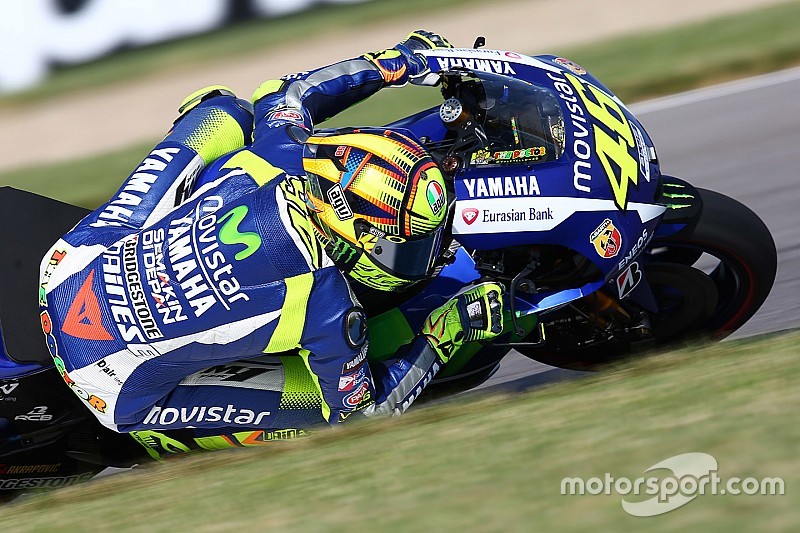 Rossi comemora liderança mas vê Lorenzo forte em Brno