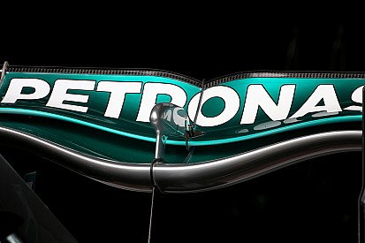 Aileron arrière inédit pour la Mercedes W06 en Belgique