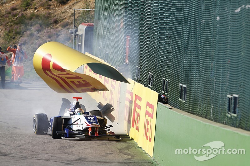 Перри раскритиковал машины GP3 и руководство серии