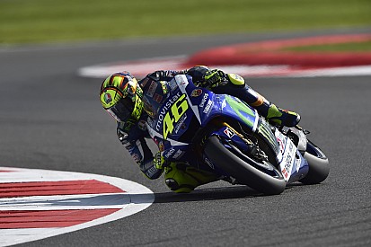 Rossi busca respuestas tras sus problemas en las prácticas