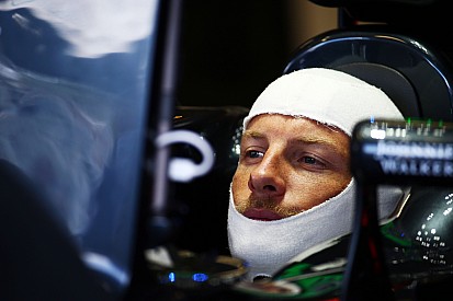 Button, penalizado y resignado, espera una carrera difícil