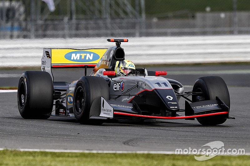 Première pole position pour un Tio Ellinas dominateur