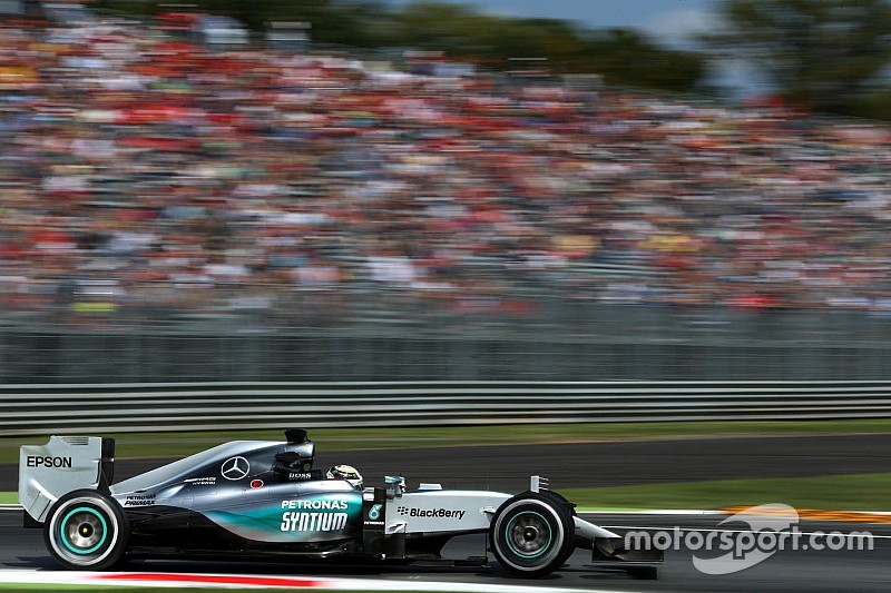 EL3 - Hamilton confirme malgré une piste lavée par la pluie