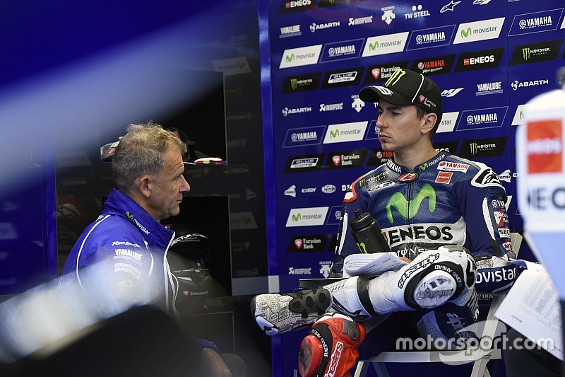 Lorenzo y Rossi en los cinco mejores