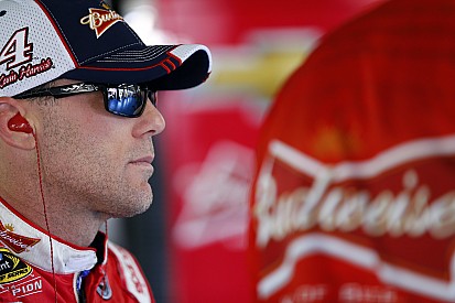 Harvick es el más rápido en la Happy Hour