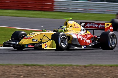 Le Mans lap record for Tom Dillmann