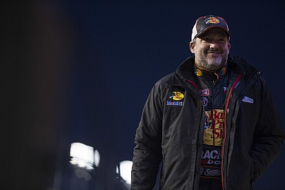 Stewart deixa Sprint Cup ao final de 2016; Bowyer assume #14 em 2017