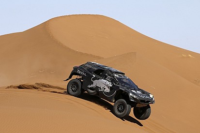 Maroc, étape 3 - Sainz gagne encore, tonneau pour Loeb