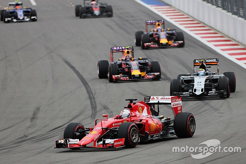 Vettel dice que el rebase a Pérez fue