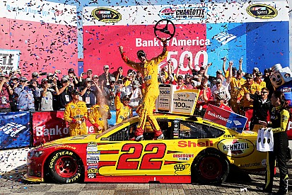 Triunfo con doble valía para Logano en Charlotte