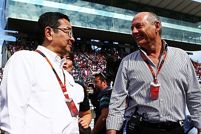 Экклстоун: Деннис препятствует сотрудничеству Honda и Red Bull