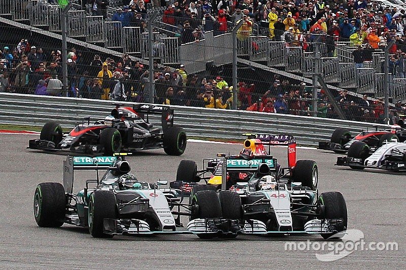 Mercedes to hold talks over “too hard” Hamilton move