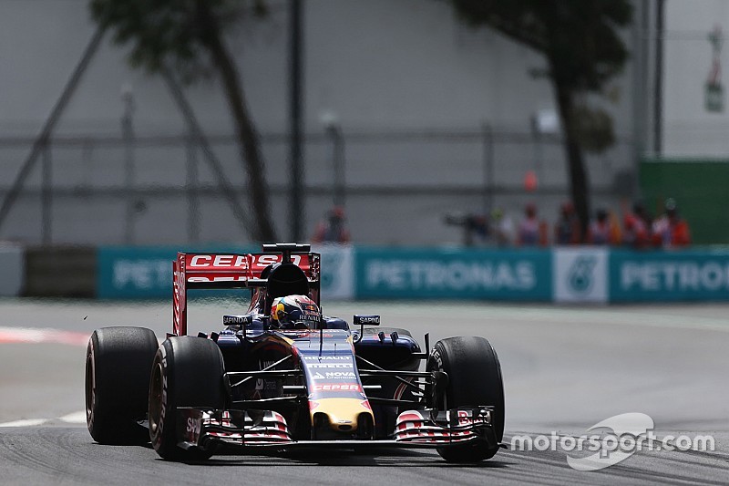 Max Verstappen: van snelste tijd naar crash, einde sessie voor de Nederlander