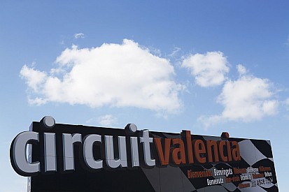 1.500 policías vigilarán a fans de Rossi y Lorenzo en Valencia