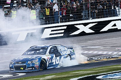 Jimmie Johnson completa su dominio en Texas