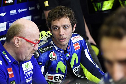 Receoso, Rossi diz não saber "que fim terá" briga com Marquez
