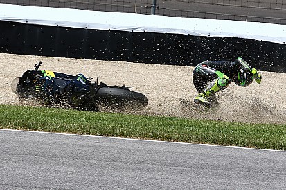 В 2015-м число падений в MotoGP увеличилось