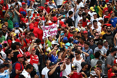 Torcida em Interlagos exalta Senna, mas xinga Lula e Dilma