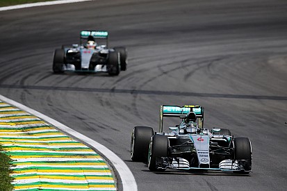 Mercedes reitera que lo primero es el equipo