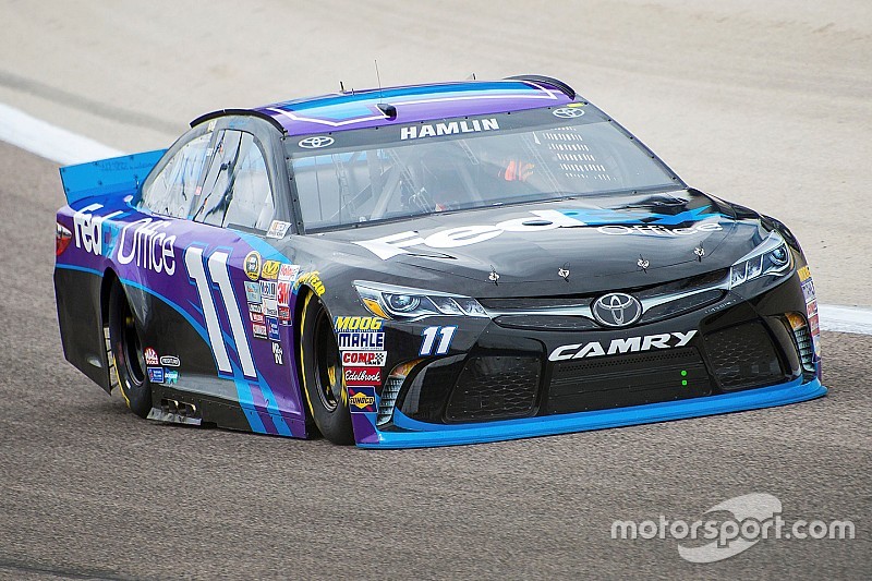 Denny Hamlin en pole à Homestead-Miami