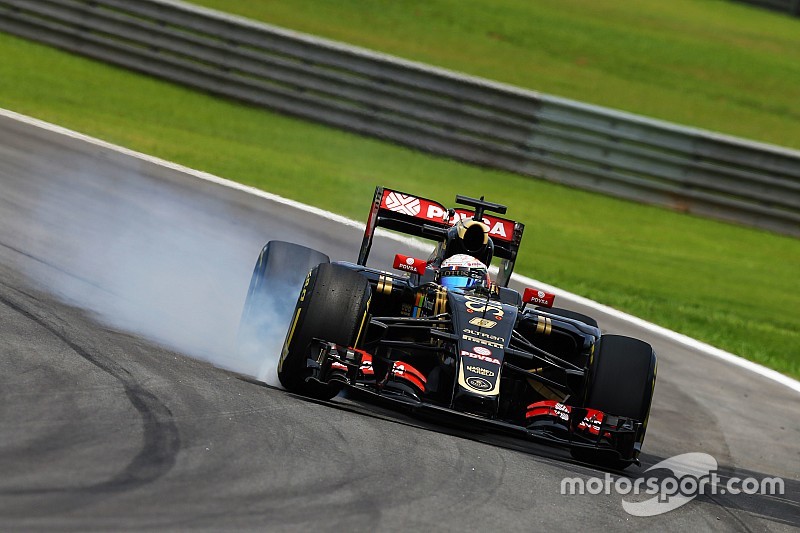 Vertraagd Lotus-materiaal arriveert in Abu Dhabi
