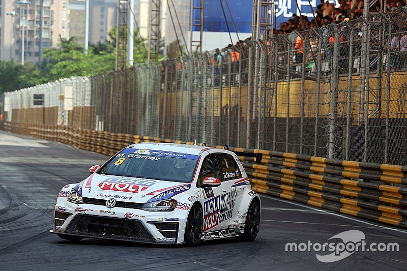 Tre Volkswagen Golf al via della TCR Benelux 2016