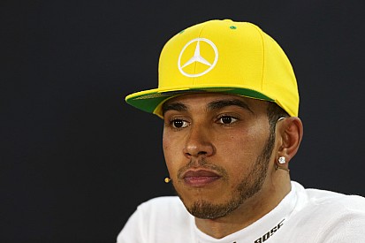 Hamilton critica las estrategias y la falta de rebases