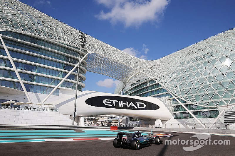 Hamilton supera a Rosberg en la 1° práctica de Abu Dhabi