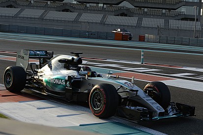 Tests privés - Pirelli va "dans la bonne direction" avec le pneu ultratendre