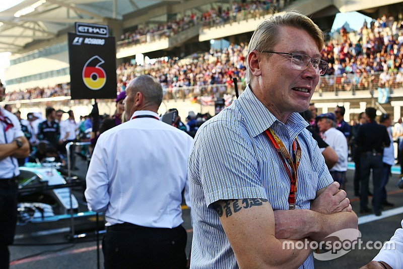 Hakkinen piensa que un año sabático para Alonso no es buena idea