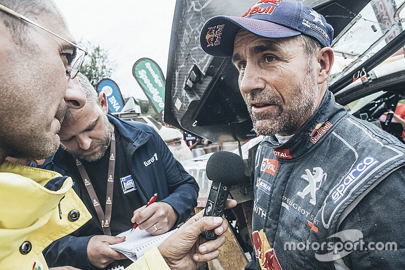 Stéphane Peterhansel muestra la experiencia