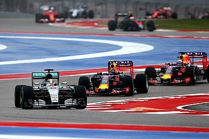 Mosley: "Formule 1 moet naar twee motoren per seizoen"