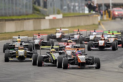 Маркелов поднялся на подиум в дебюте Toyota Racing