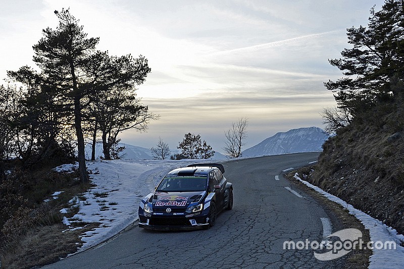 Video: Latvala rijdt fotograaf aan in Rally Monte Carlo