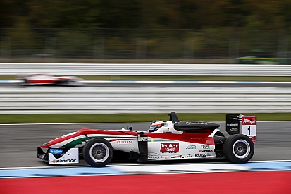 Alesi critica regras de testes da F3: "há muita liberdade"