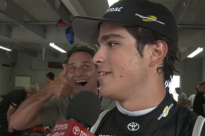 Vídeo: Nelson Piquet comemora com careta vitória de Pedro